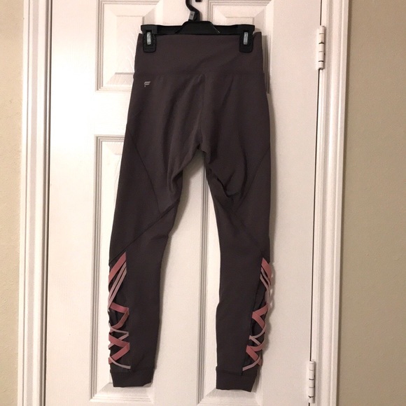 FABLETICS Dynamic High-Waisted Lattice 7/8 Legging - Picture 9 of 13